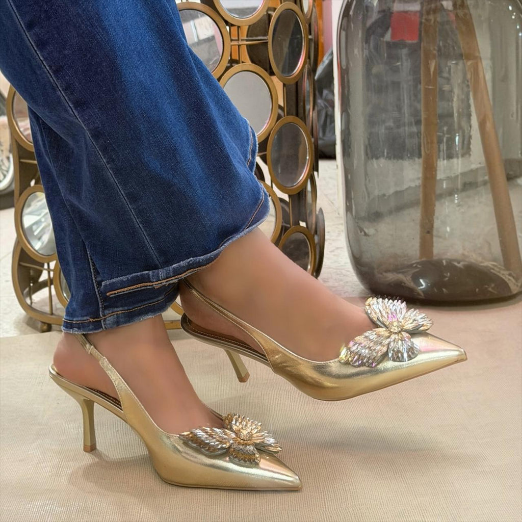 Zapatilla Aurora  Elegancia que ilumina cada paso. ✨