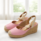 Alpargatas de yute 7cm con cintas en color rosa, ideal para verano y paseos casuales.