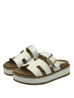 Plataforma Elysa Blanco Minimalista, sandalias elegantes y modernas con detalle de hebilla.