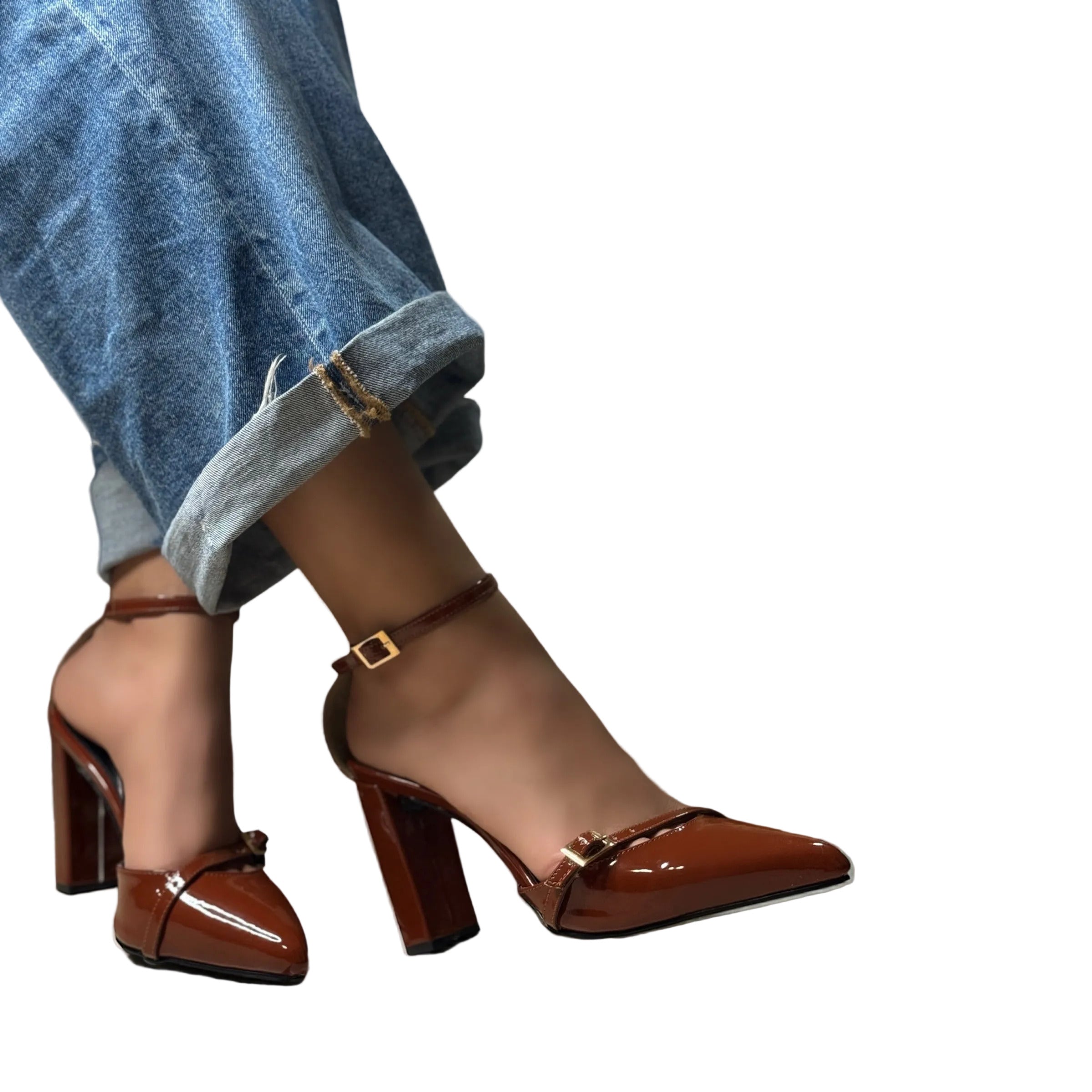 Zapatilla Luna Straps Charol Premium detalle de acabado brillante