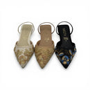Flats Nativa Diseño Artesanal Alta Comodidad en colores beige, dorado y negro con detalles bordados elegantes.