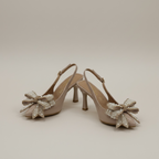 Zapatilla Felicity diseño moño premium de gala con delicado moño y tacón elegante.